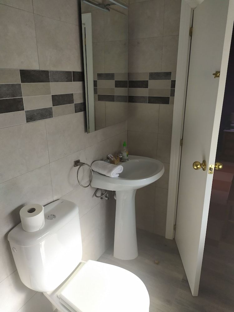 Hostal Andalucia Double or Twin Room 7