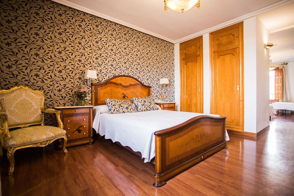 II Virrey Basic Triple Room 3