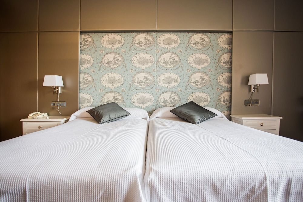 II Virrey Basic Twin Room 3