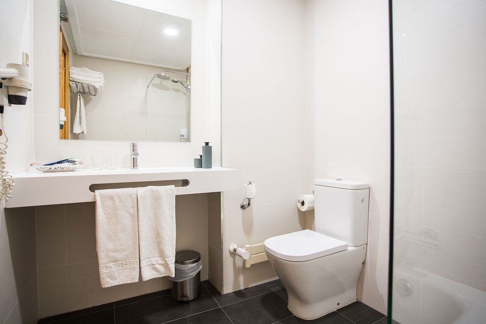 II Virrey Basic Twin Room 4