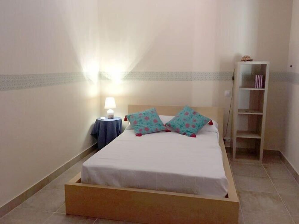 Double Room, 1 Queen Bed, Shared Bathroom (Orquidea)
