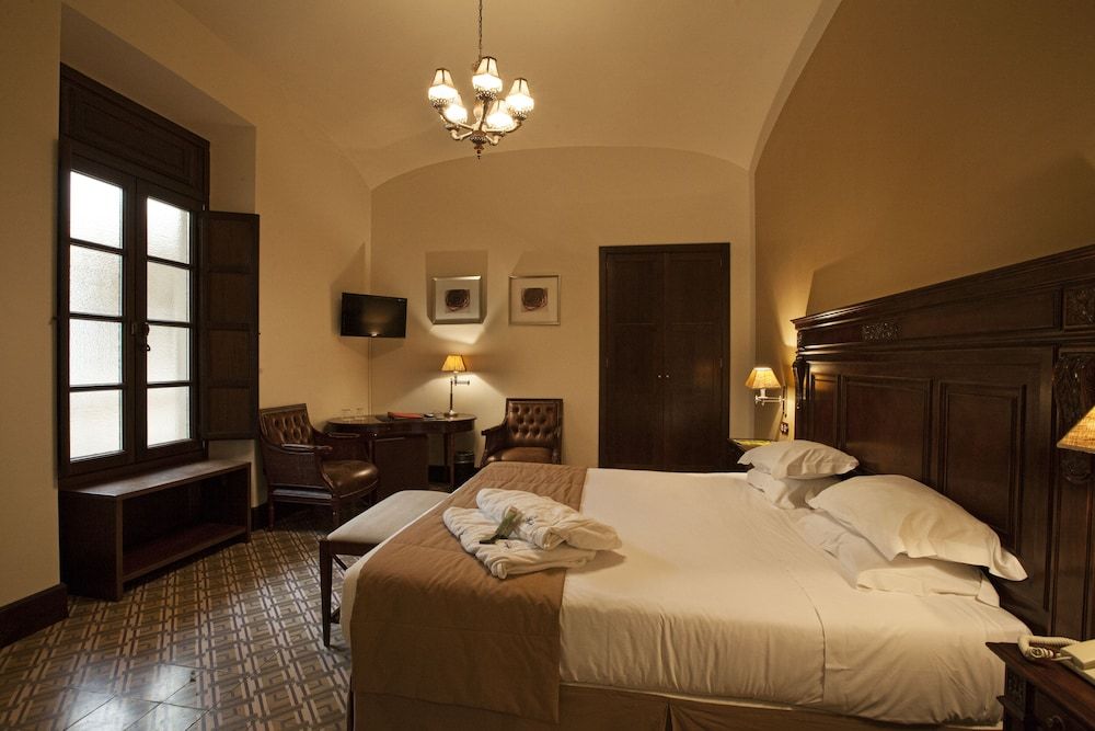 HOTEL OLIVENZA PALACIO Classic Double Room 4