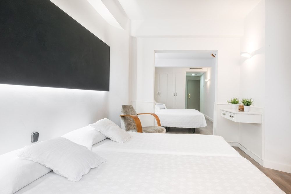 Hotel Sansi Park Quadruple Room 2