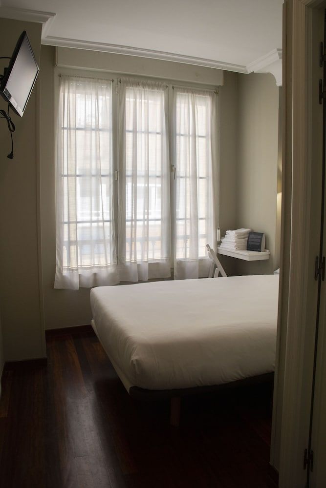 Alda Miramar Rooms Standard Double or Twin Room 2