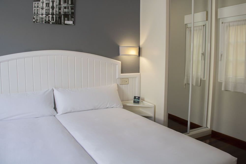 Alda Miramar Rooms Triple Room