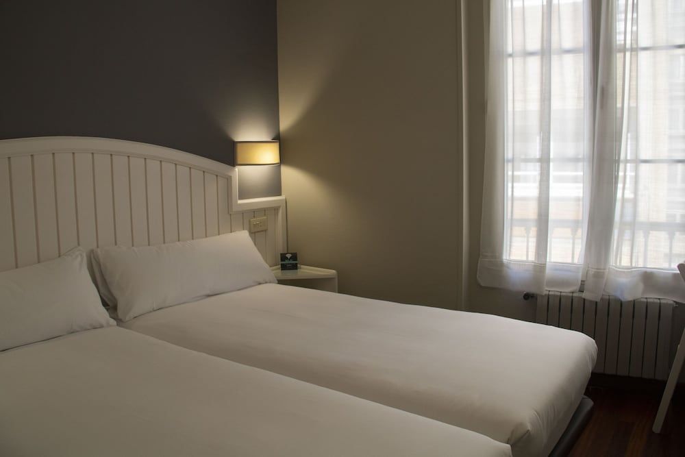 Alda Miramar Rooms Standard Double or Twin Room 5