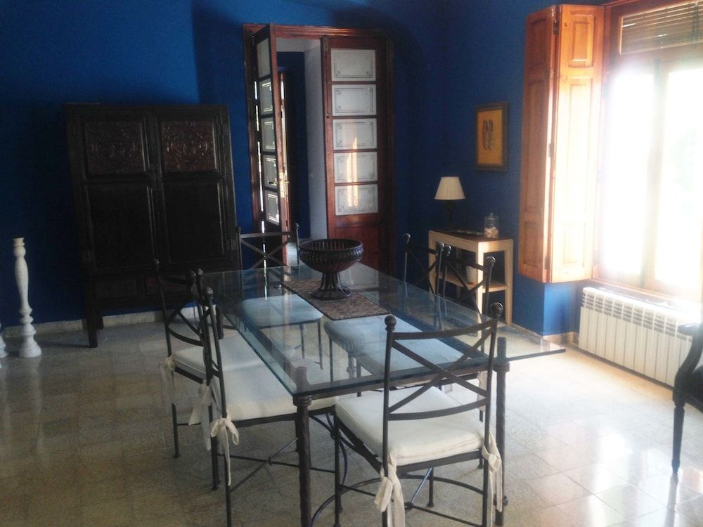 House, 4 Bedrooms