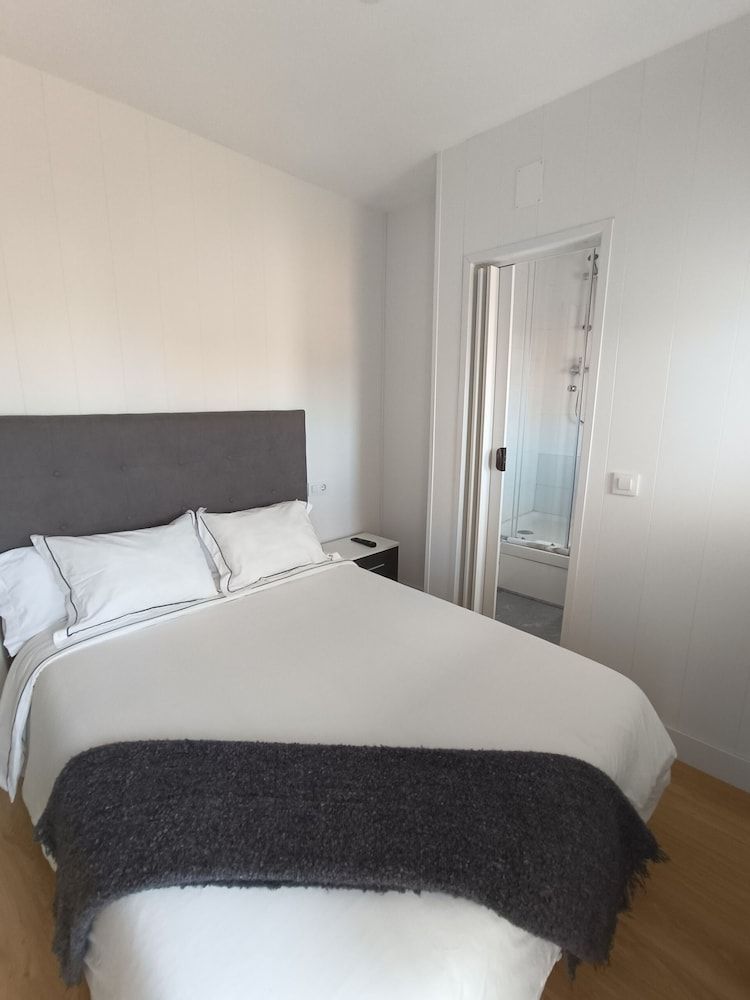 Basic Double Room, Ensuite