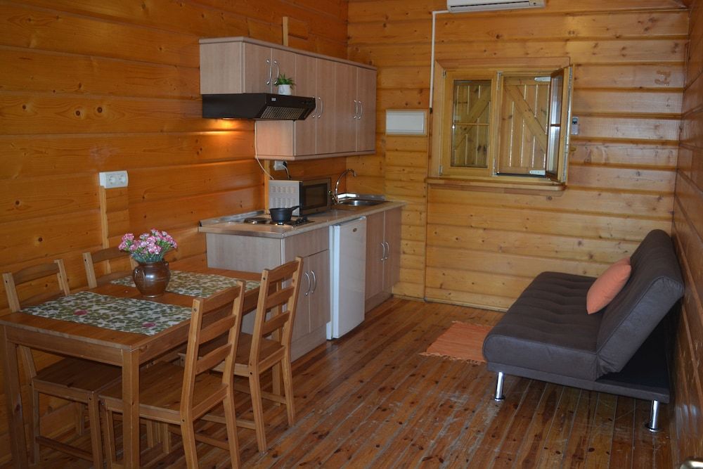 Basic Bungalow, 1 Bedroom, Garden View