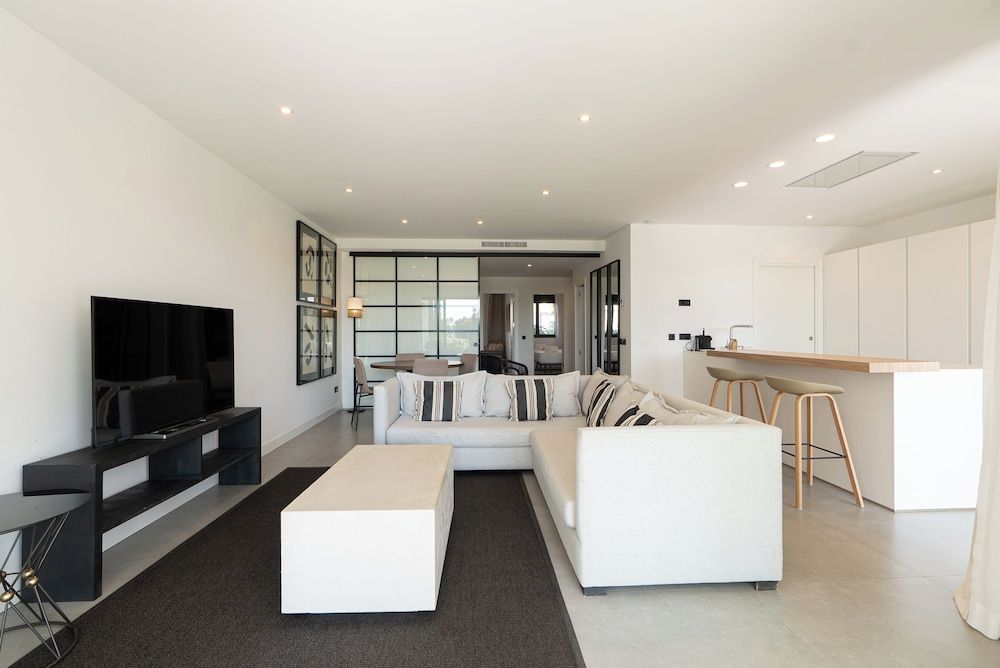 Estepona Holiday Hills Apartamento de 2 dormitorios con jardín en Colina de Mirador 14