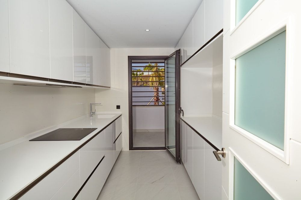 Estepona Holiday Hills Junior Penthouse, 2 Bedrooms, Terrace (Semi-penthouse) 7