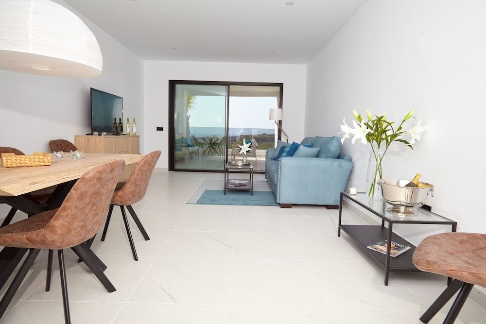 Estepona Holiday Hills Comfort Apartment, 2 Bedrooms, Terrace, Garden View 11