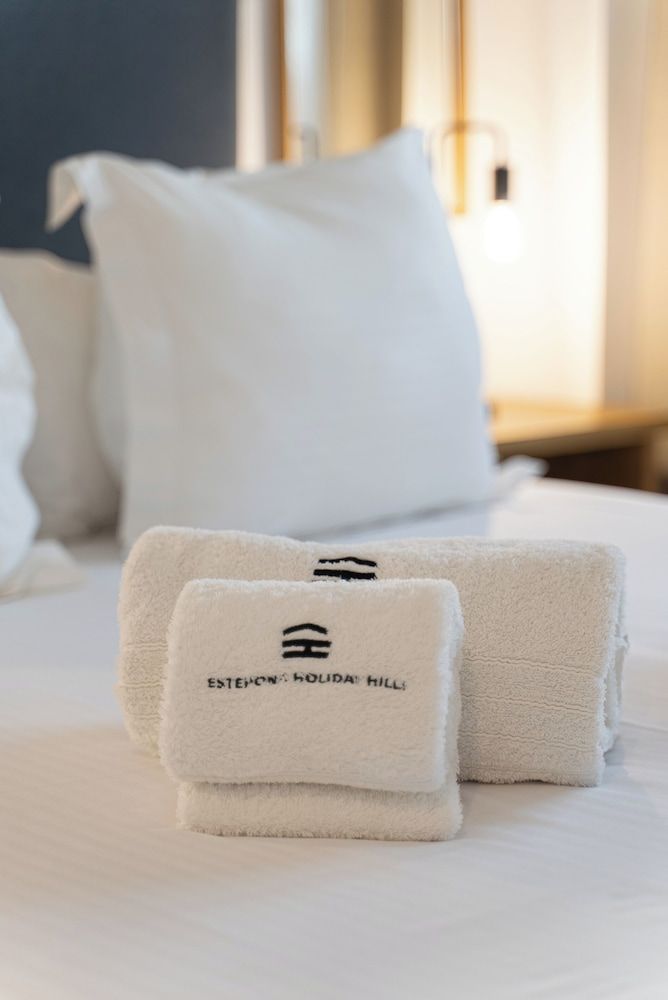 Estepona Holiday Hills Apartamento de 2 dormitorios con jardín en Colina de Mirador 3