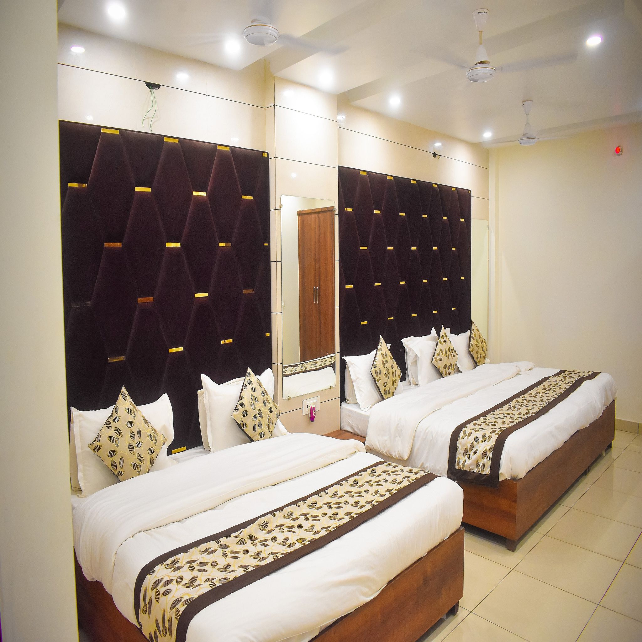 Executive Suite Room (6 Pax)