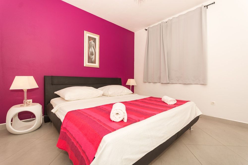 Apartment, 2 Bedrooms, Smoking, Balcony