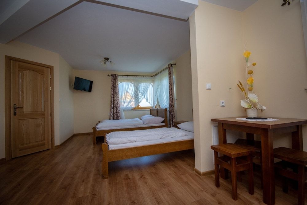 Podhalański Dworek SPA Quadruple Room, Multiple Beds, Non Smoking 7