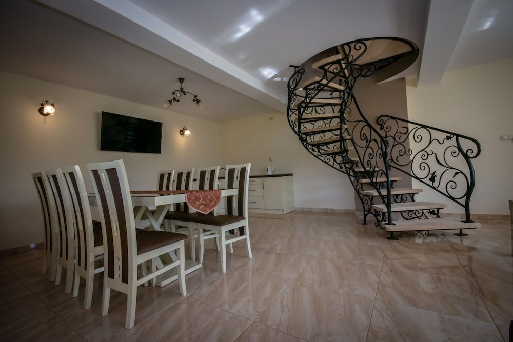 Podhalański Dworek SPA Chalet, Multiple Beds 2