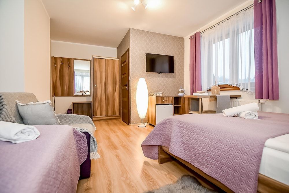 Triple Room (2)