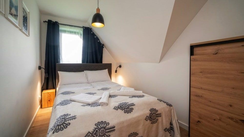 Apartment (C10)