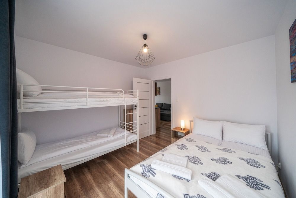 Apartment (D4)