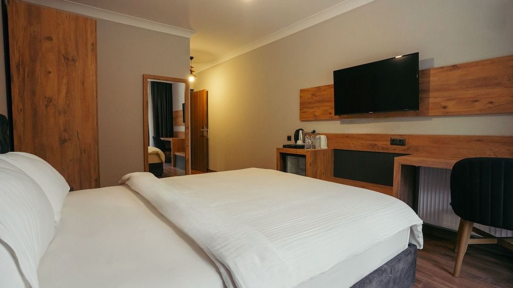 Standard Room, Balcony, Lake View