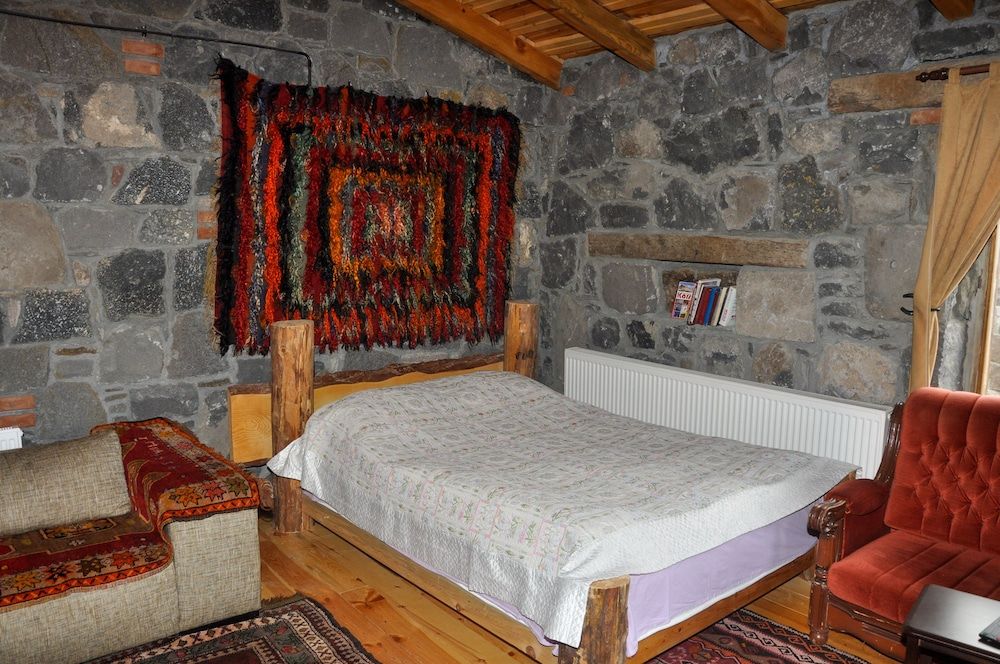 Doğunun Taş Evleri