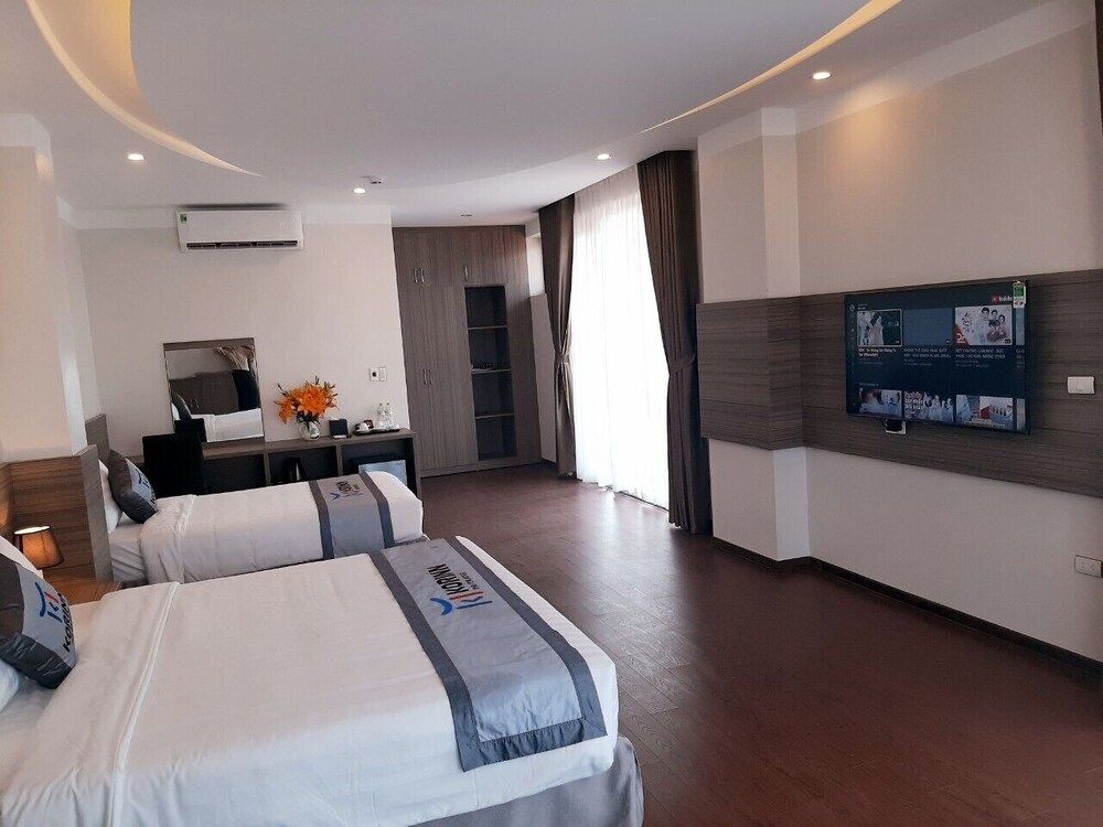 Junior Studio Suite