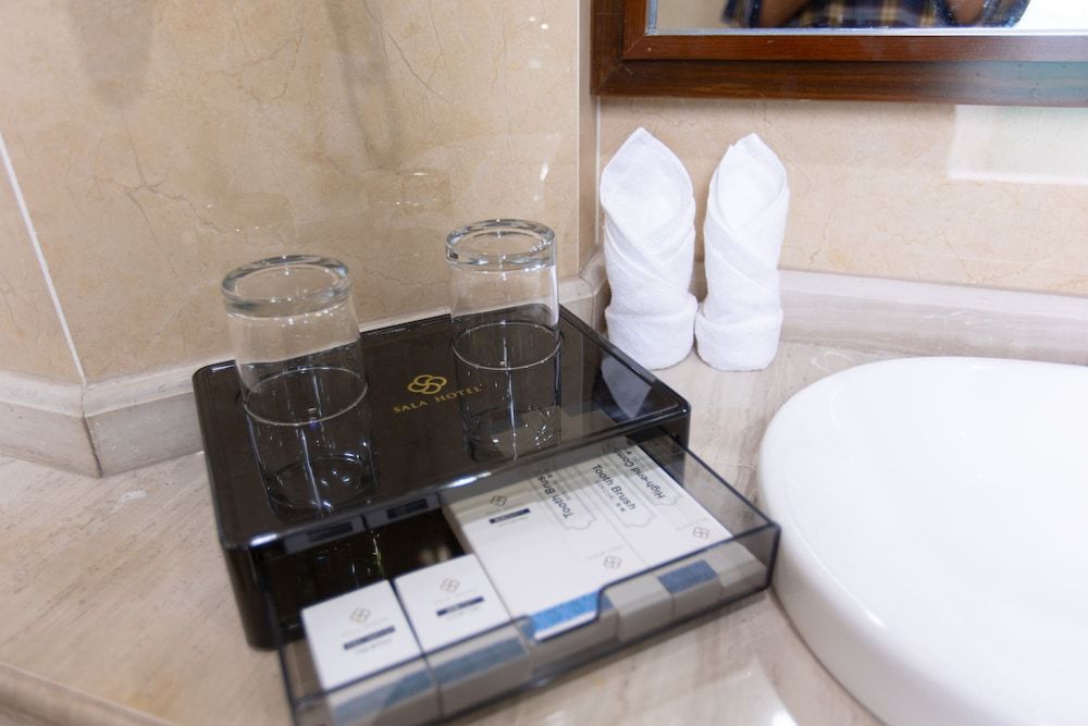 Sala Hotel Mong Cai Deluxe Double Room 6