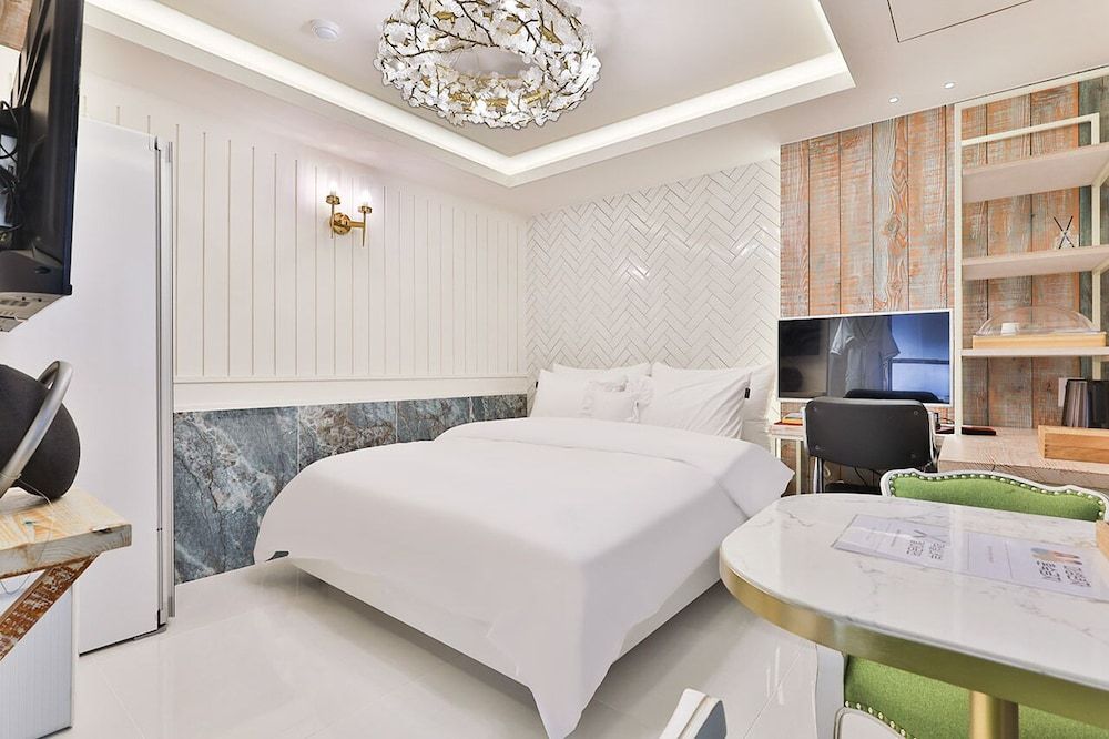 Riverside in February Gyeongsangbuk-do 24 hour STAY Check-out at 15:00 2