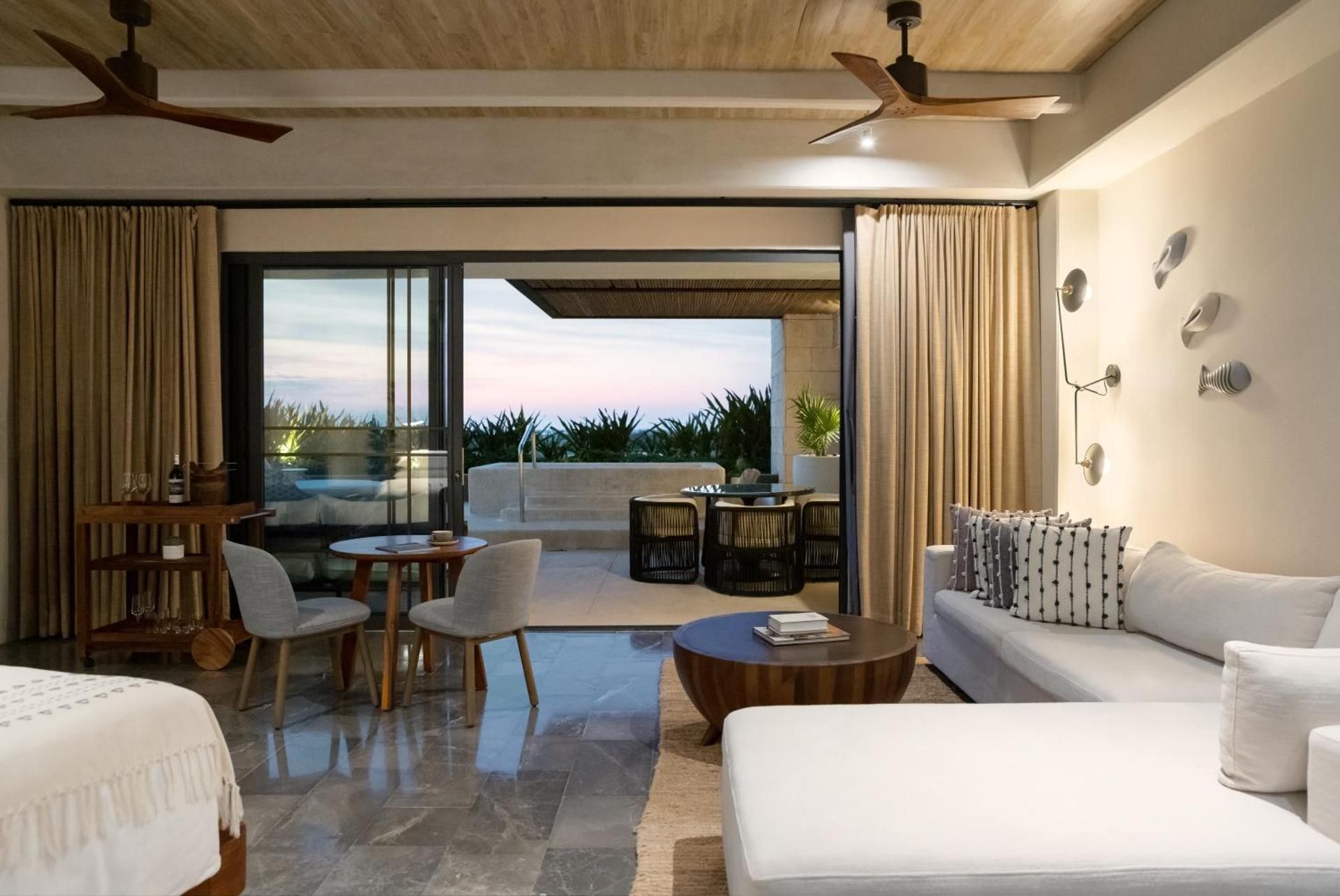 Inspira Corner King Suite