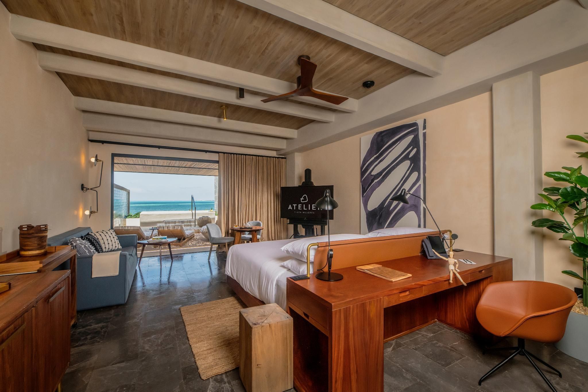 Inspira Ocean Front Junior Suite