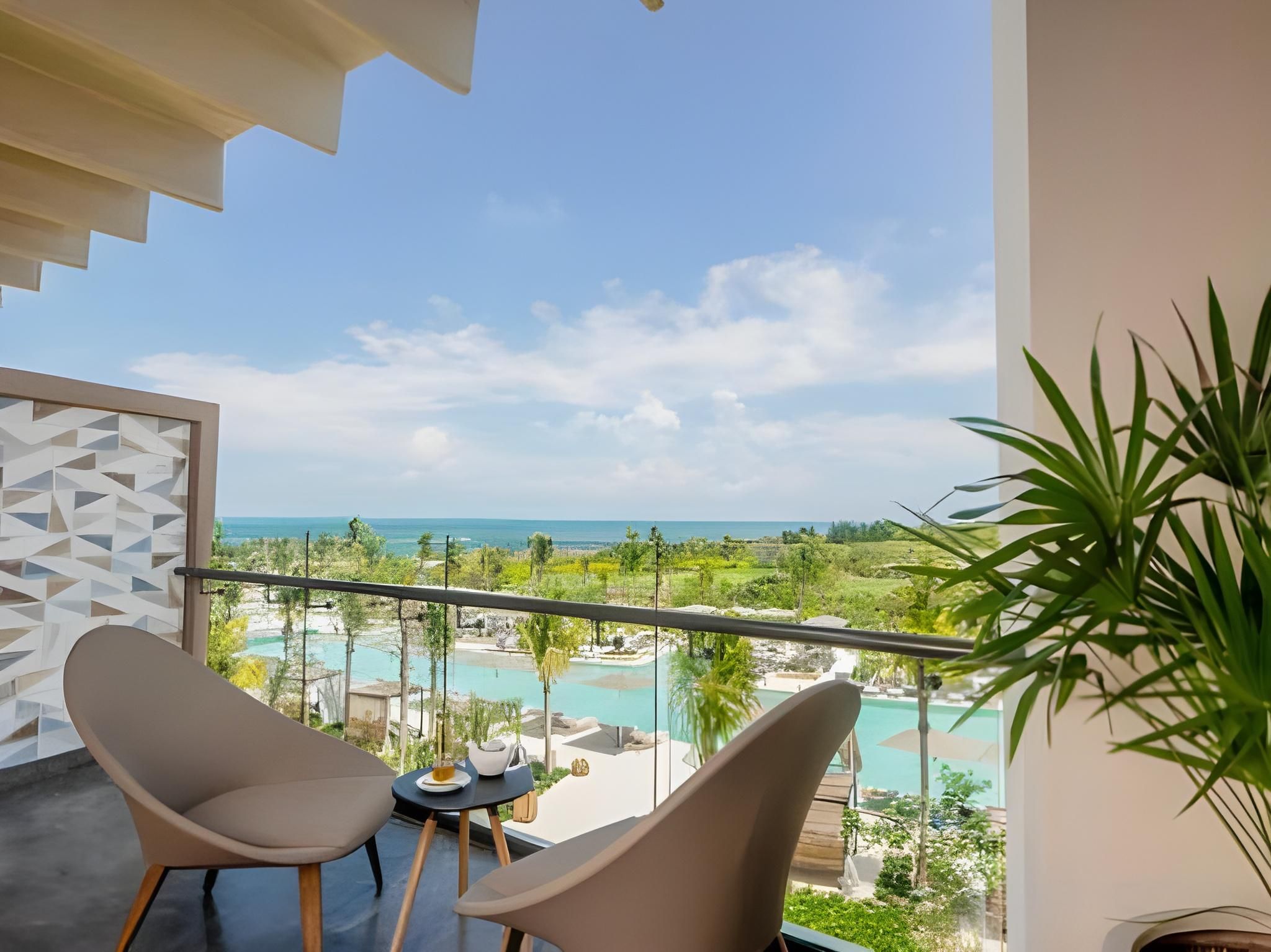 Inspira Swim Out Junior Suite with 2 Double Beds