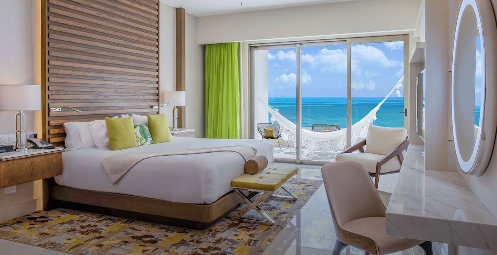 Junior Suite Ocean View 1 King Bed