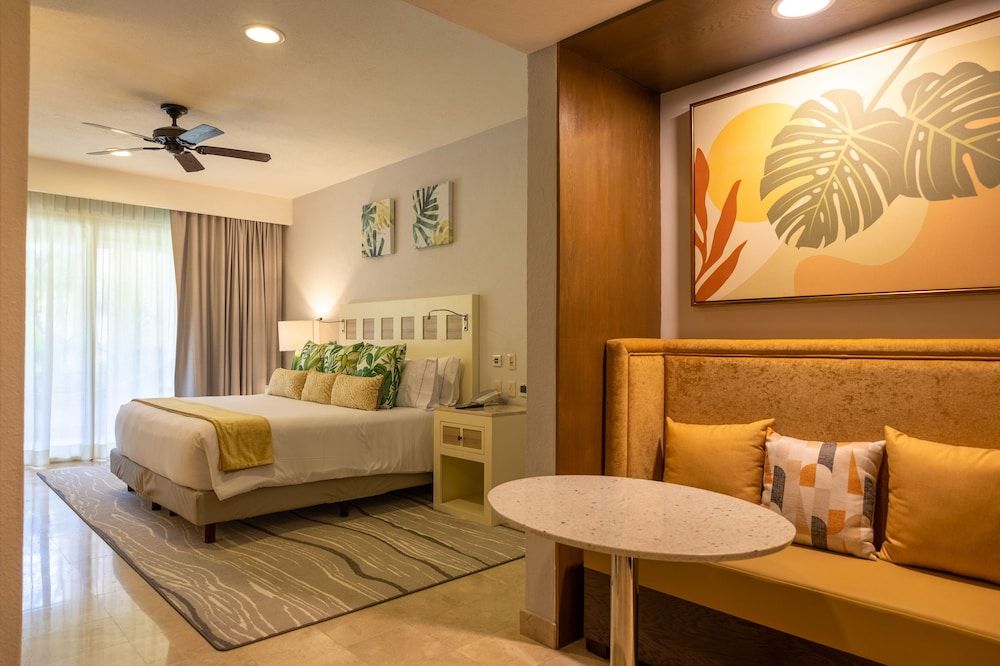 Deluxe 1 King Bed - Room Only