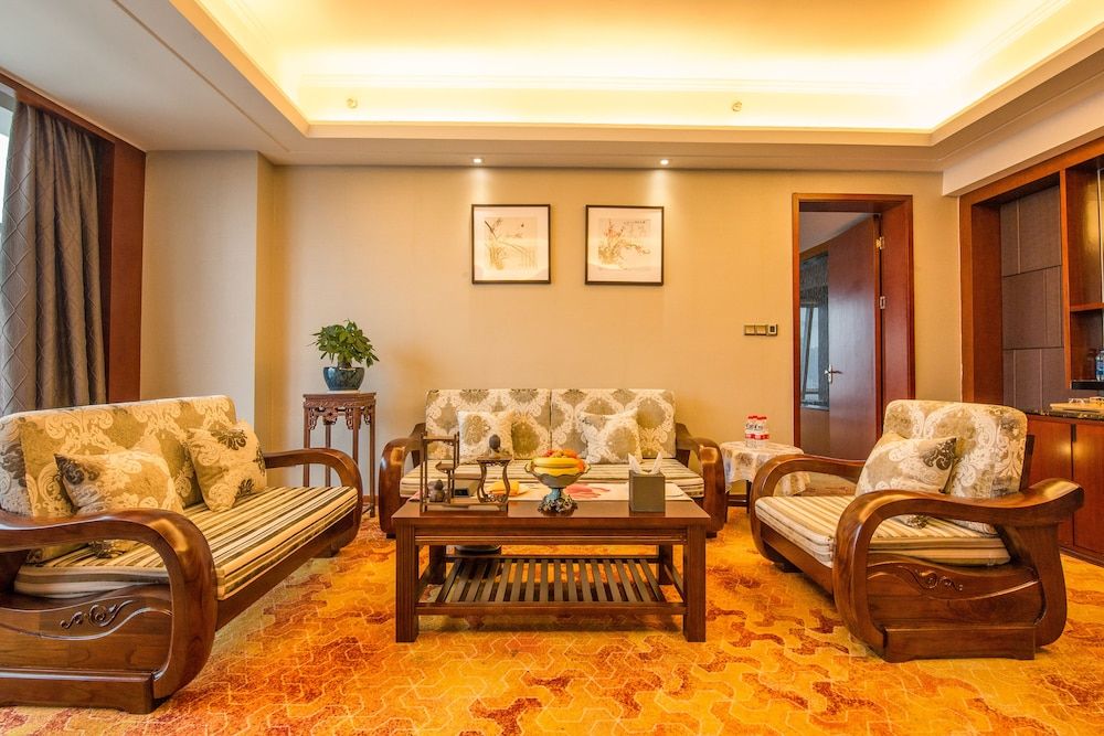 Deluxe Suite