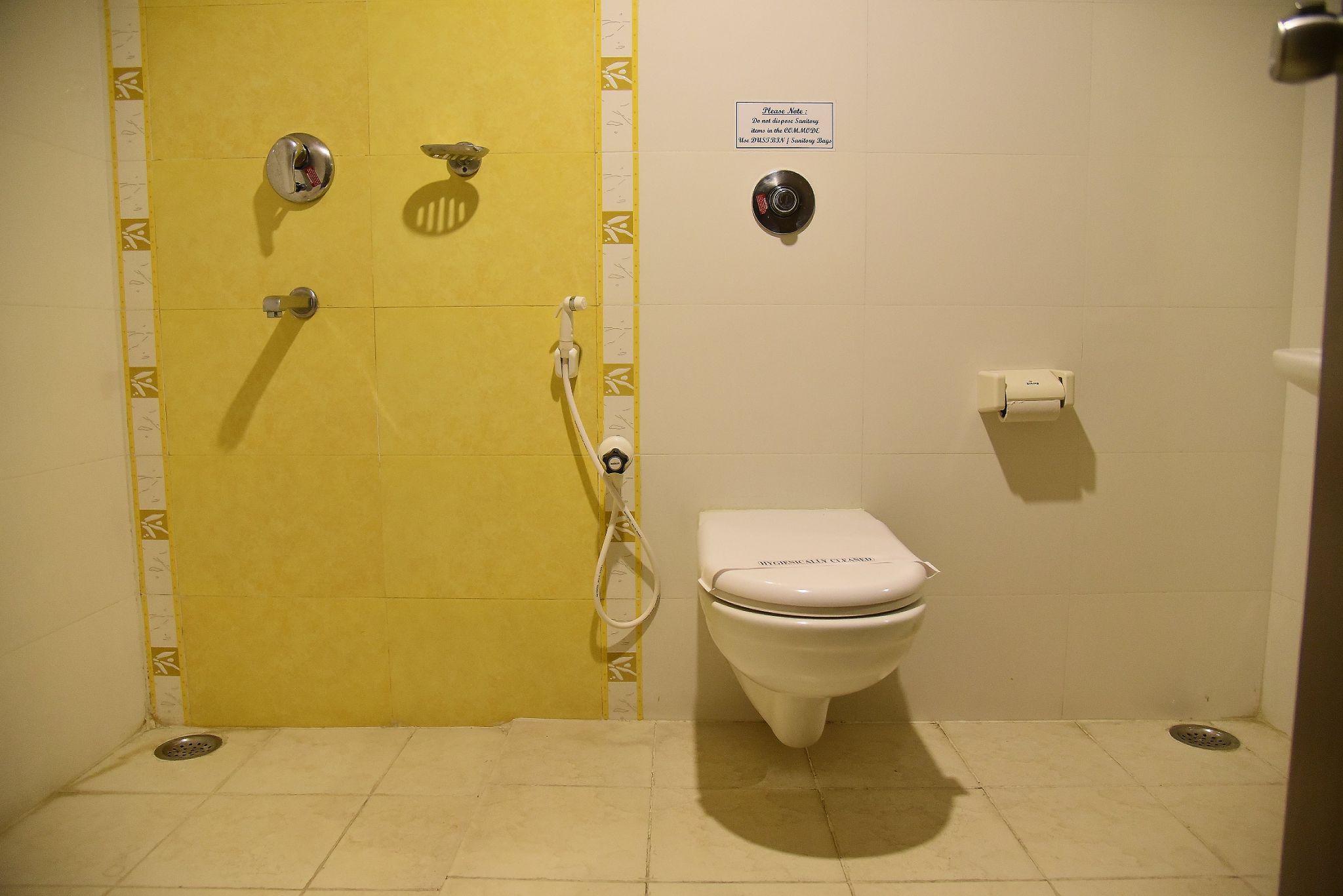 Grand Maurya Resort Deluxe Room 3