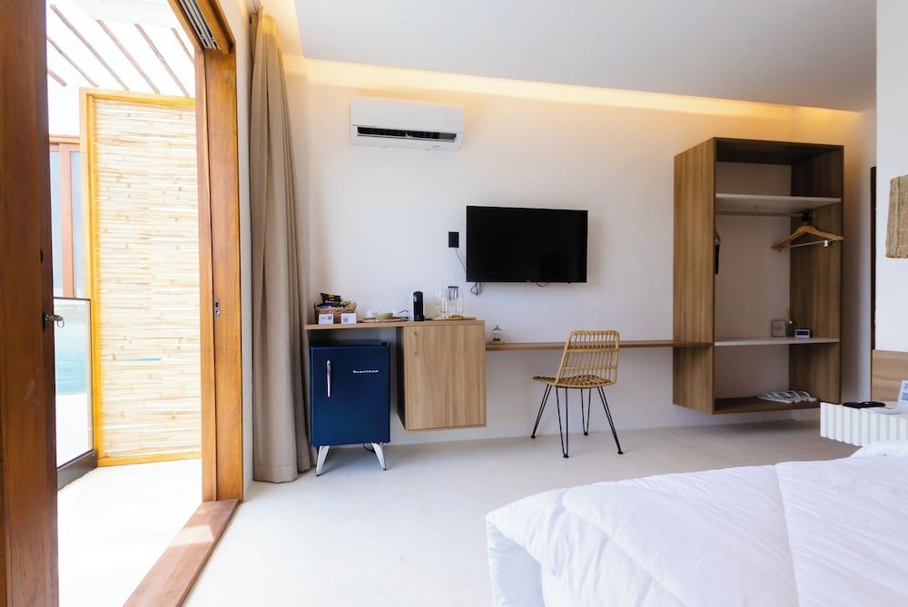 Mikiki Lifestyle Hotel Deluxe Triple Room 6