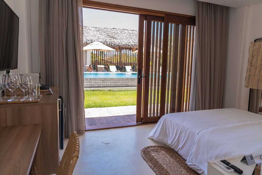 Mikiki Lifestyle Hotel Deluxe Room 3