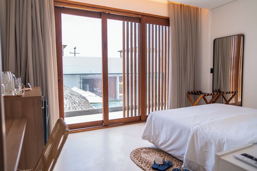 Mikiki Lifestyle Hotel Deluxe Room 2