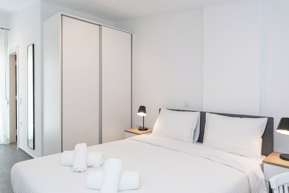Loft, 2 Bedrooms, Pool Access