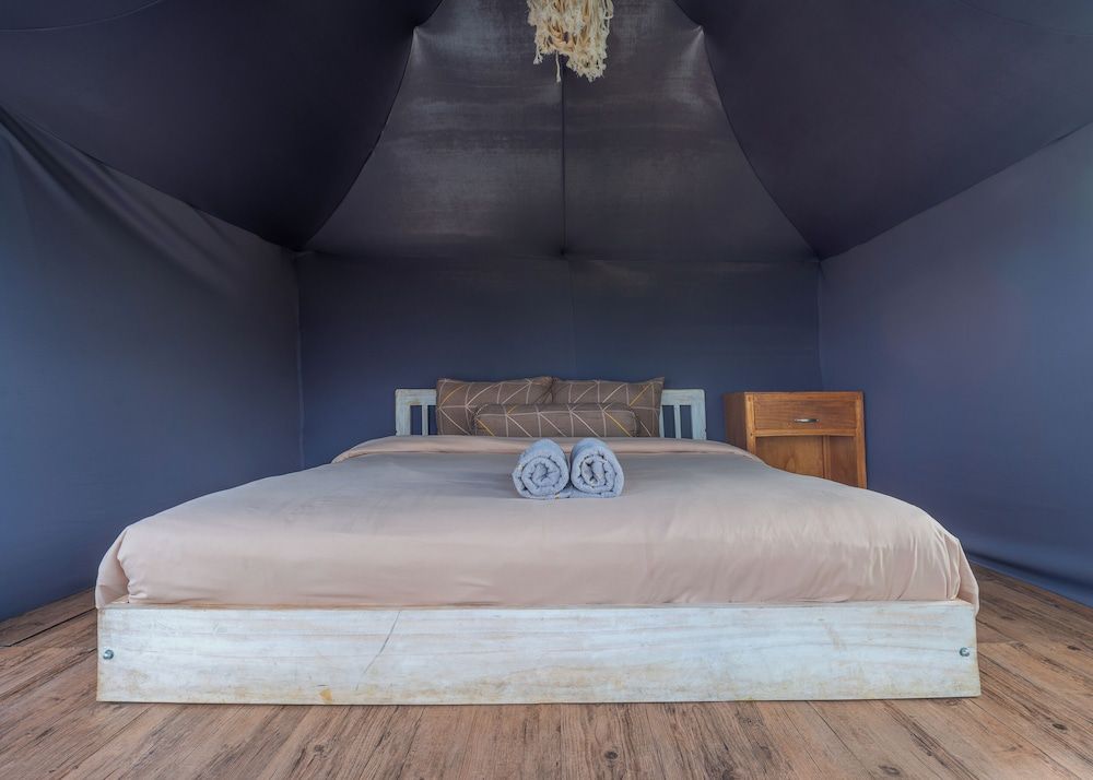Standard Tent, 1 Double Bed, Non Smoking, Mountain View