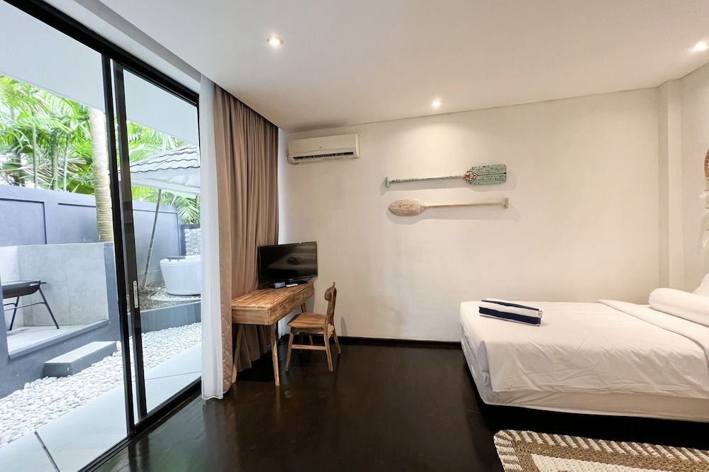 Classic Villa, 2 Bedrooms, Hot Tub, Garden View