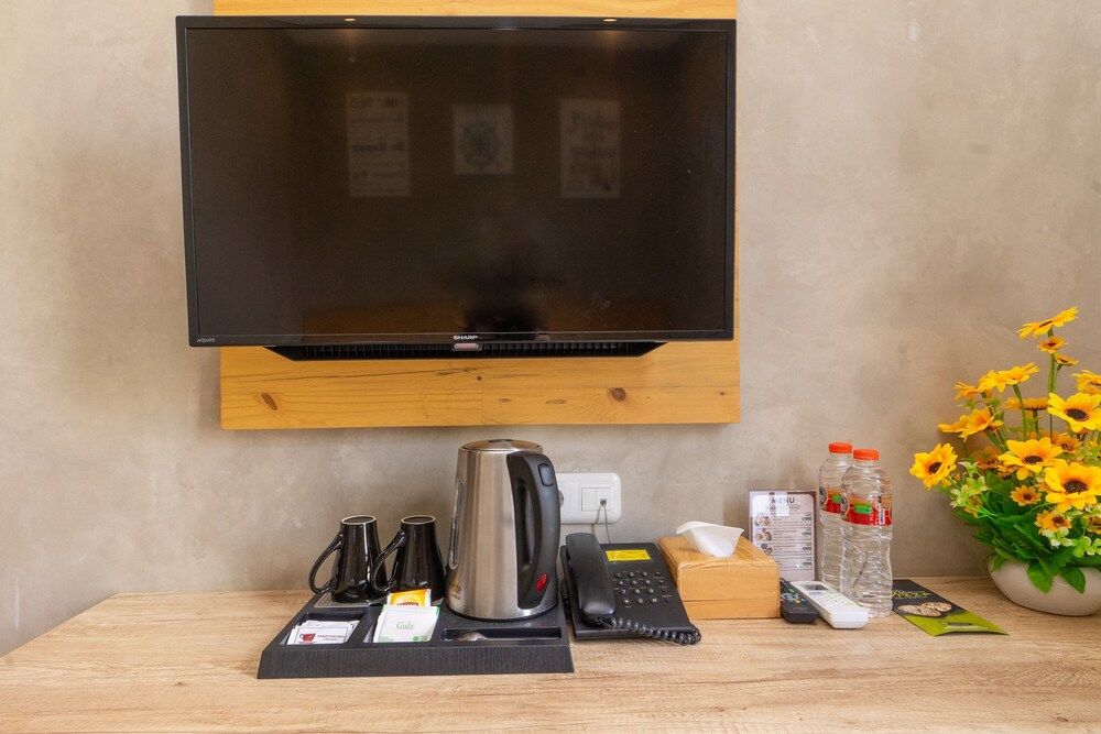 Summerville Hotel & Coffee Shop Deluxe Double Room 14