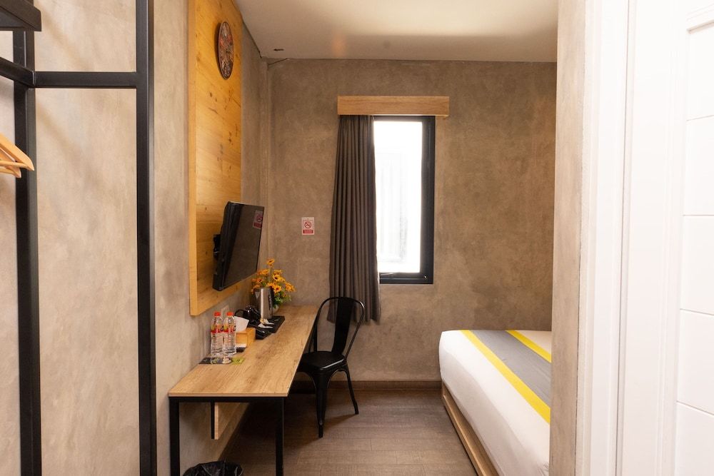 Summerville Hotel & Coffee Shop Deluxe Double Room 16