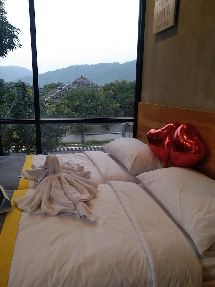 Summerville Hotel & Coffee Shop Deluxe Double Room 12