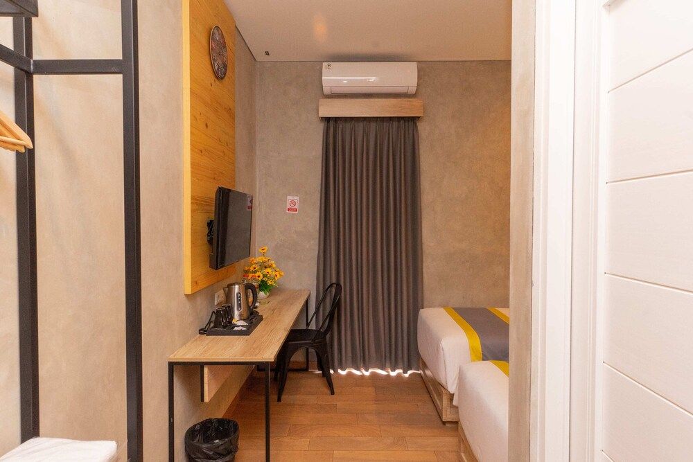 Summerville Hotel & Coffee Shop Deluxe Twin Room 15