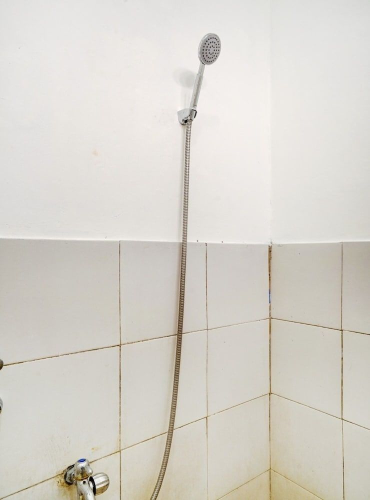 SPOT ON 90200 Pondok Sabaraya Cileunyi Syariah Basic Double Room 18