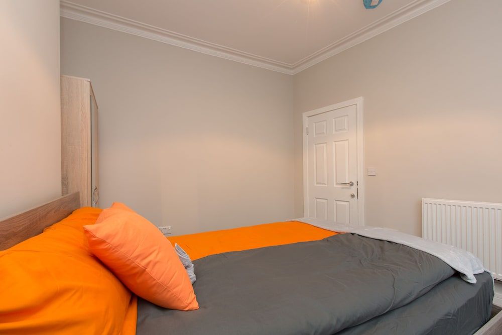 House, Private Bathroom (4 Bedroom)