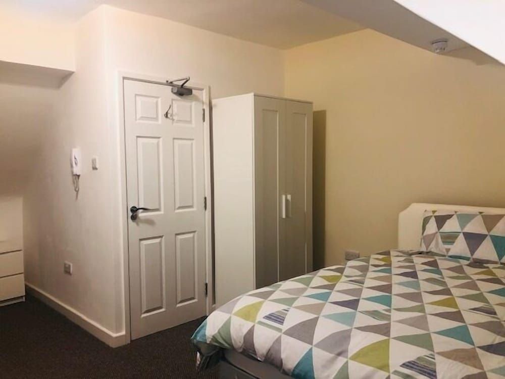 House, Private Bathroom