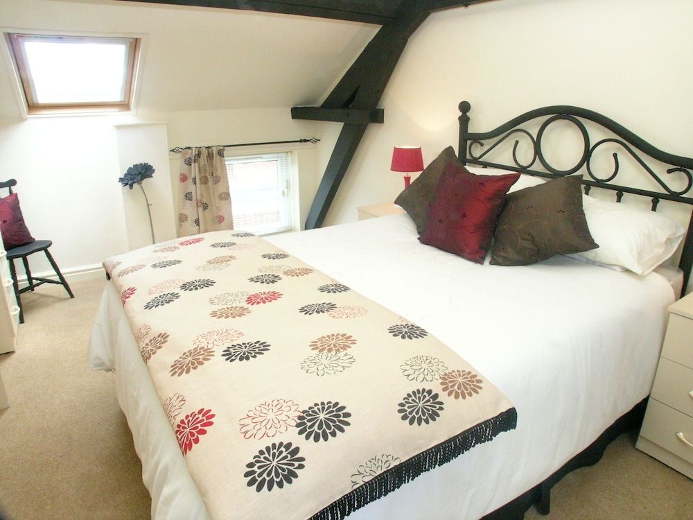 House, Multiple Bedrooms